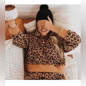 Poppy & Peonies Leopard sweater Small